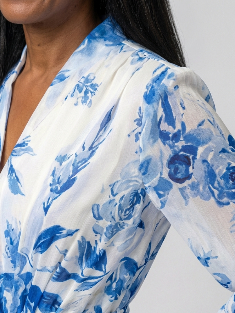 Lillian | Blommönstrad Långärmad Omlott Maxiklänning
